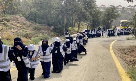 Kegiatan kamp pramuka perempuan Arab Saudi pertama di Kerajaan, yang diselenggarakan oleh Kementerian Pendidikan, berjalan dengan baik di Al-Baha, Rabu (10/8/2022). Kamp Pramuka Pertama untuk Perempuan di Arab Saudi Diikuti 100 Orang