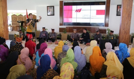 Kegiatan kelas komunikasi publik yang diikuti ratusan aparatur sipil negara (ASN) daerah.