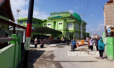 Kegiatan kemahasiswaan di IAIN Bukittinggi tetap berjalan seperti biasa, meski polemik tentang pembatasan cadar masih bergulir. 