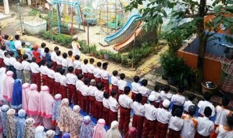 Kegiatan Masa Pengenalan Lingkungan Sekolah di SD Juara, Jakarta Timur.