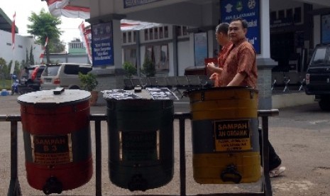 Kegiatan memilah sampah telah menjadi budaya negara maju.