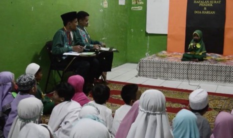 Kegiatan menghafal Alquran di SDIT Alquran El Fawas, Jakarta