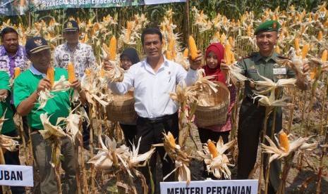 Kegiatan Mentan Andi Amran Sulaiman di Tuban dan Gresik, Rabu (30/9/201)