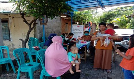 Kegiatan Posyandu yang sempat dihentikan akibat pandemi, secara perlahan sudah dimulai kembali dengan teknis pelaksanaan dan jadwal bergiliran sesuai arahan Puskesmas. Seperti yang dilakukan  Posyandu Anggrek di Desa Pundakpayung.