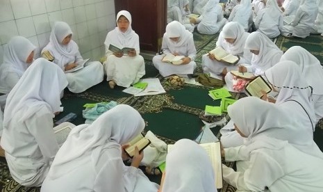 Kegiatan Ramadhan Sekolah Bosowa Bina Insani tahun 1435H/2014