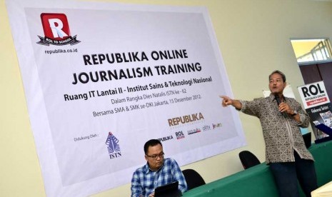 Kegiatan ROL to SChool di Kampus ISTN Jakarta, Sabtu (15/12).  (Foto: Klub Jurnalistik ROL/Radimas Wiwoho)