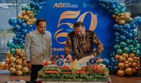 Kegiatan seremoni potong tumpeng di Kantor Pusat Operasional (KPO) Sudirman Bank Artha Graha Internasional yang dihadiri oleh jajaran Komisaris, Direksi dan tamu undangan.