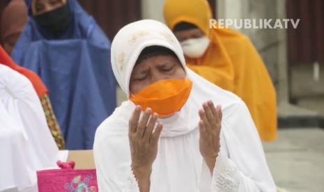 Kegiatan Shalat Istisqa di Masjid Raya Nur Alam, Senapelan, Riau