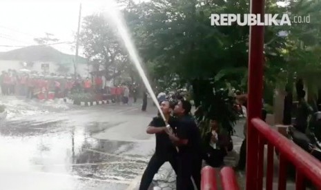 Kegiatan simulasi antisipasi kebakaran di RS PKU Muhammadiyah, Surakarta