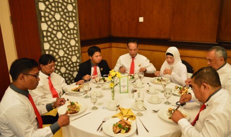 Kegiatan table manner.