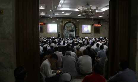 Kegiatan Tarawih 1438 H di Masjid Agung Sunda Kelapa, Menteng, Jakarta Pusat.