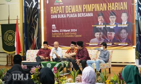 Kegiatan Tausiah Ramadan dalam kegiatan rapat dewan pimpinan harian dan buka puasa bersama PP Fokal IMM di Auditorium dr. Syafri Gurucci, Fakultas Kedokteran dan Kesehatan Universitas Muhammadiyah Jakarta (FKK UMJ), pada Sabtu (23/03/2024).