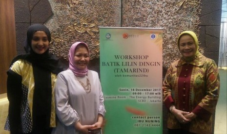 Kegiatan Workshop Batik Lilin Dingin Tamarind di Energy Building SCBD, Jakarta Selatan, Senin (18/12).