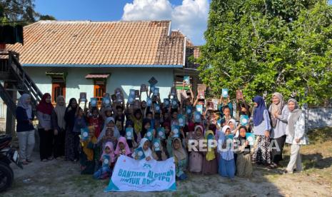 Kegiatn Yayasan Rumah Anak distribusikan bantuan Alquran