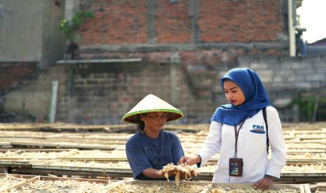 Kehadiran Holding Ultra Mikro (UMi) antara BRI sebagai induk bersama PNM dan Pegadaian telah memberikan dampak nyata terhadap peningkatan taraf hidup dan kesejahteraan masyarakat.