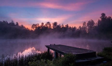 Keindahan Ranu Regulo di pagi hari 