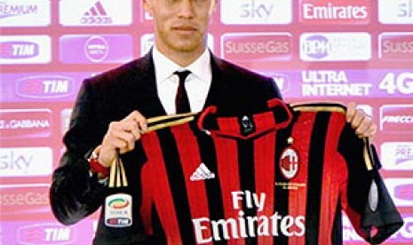 Keisuke Honda saat diperkenalkan di AC Milan.