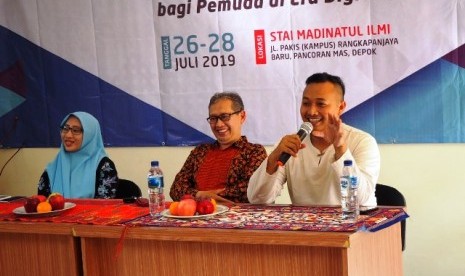 Kelas Menulis dan Komunikasi di Sekolah Tinggi Agama Islam (STAI) Madinatul Ilmi, 26-28 Juli 2019, oleh Lembaga Visi Indonesia