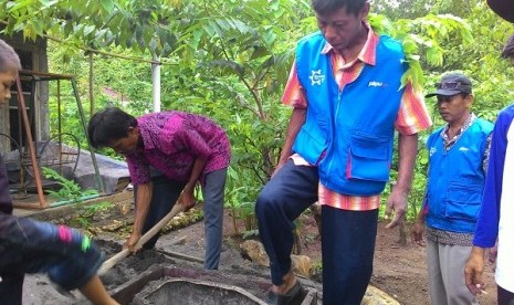 Kelompok Berdaya Gunung Kidul Praktik Membuat Jamban Organik