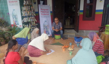 Kelompok ecobrick mengelar pelatihan kewirausahaan.