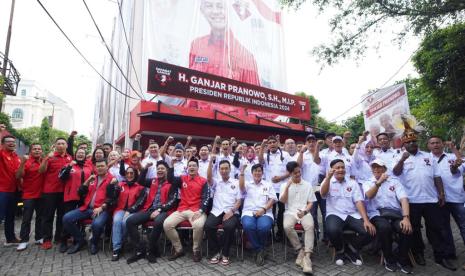 Kelompok relawan Sahabat Ganjar. 