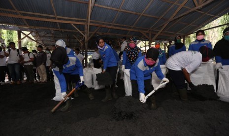 Kelompok Tani di Tanjabar Hasilkan Kompos Hingga 1.000 Ton