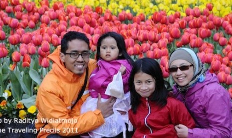 Keluarga Ade Kumalasari saat berlibur di Festival Floridae, Canberra