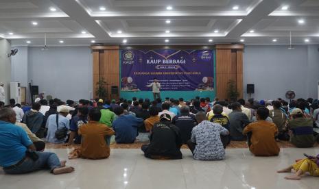 Keluarga Alumni Universitas Pancasila (KAUP) menggelar kegiatan KAUP Berbagai dengan civitas akademika dan sejumlah panti asuhan, Senin (1/4/2024).