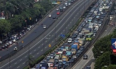 Kemacetan di jalan tol dalam kota Jakarta