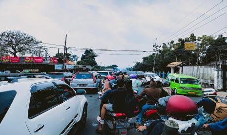 Tren mobilitas masyarakat mengalami kenaikan di tengah pandemi. Ilustrasi 