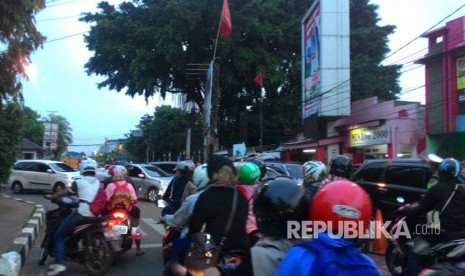 Kemacetan parah terjadi di jalur Sistem Satu Arah (SSA) di Jalan Nusantara. Ketua Fraksi PKS Depok meminta BPTJ meninjau ulang rencana satu arah Jalan Nusantara.