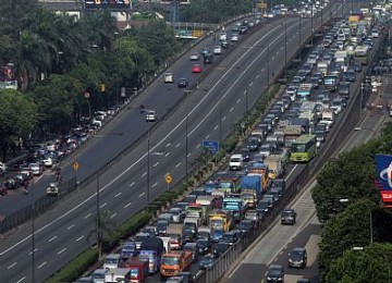 Kemacetan di jalan tol dalam kota Jakarta