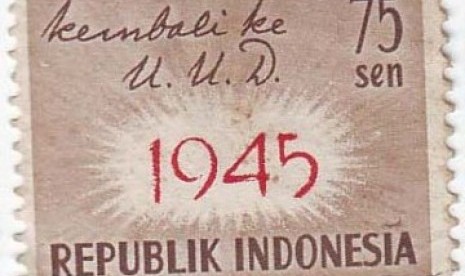 Kembali ke UUD 1945 dalam sebuah prangko (ilustrasi)