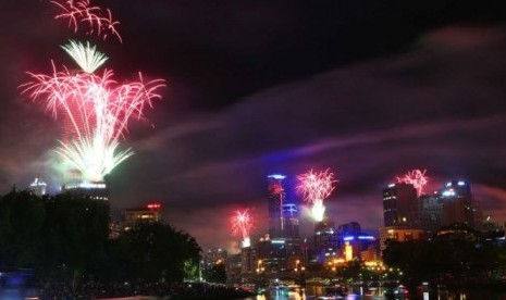 Kembang api di malam pergantian tahun baru akan diluncurkan dari 22 atap gedung di seluruh Melbourne.