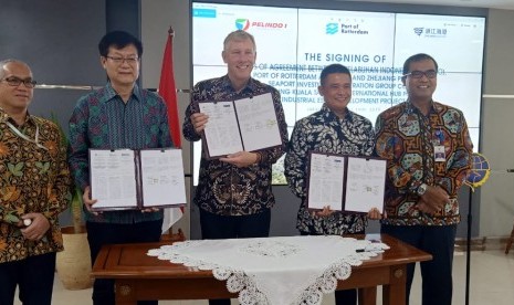 Kemenhub mendukung sepenuhnya penandatangan Head of Agreement (HoA) atau Pokok-pokok Perjanjian Optimalisasi Pelabuhan Kuala Tanjung antara PT Pelabuhan Indonesia 1 (Persero) atau PT. Pelindo I, Port of Rotterdam Authority, dan Zhejiang Provincial Seaport Investment & Operation Group Co, Ltd. Melalui kerja sama ini, diharapkan Kuala Tanjung dapat menjadi Pelabuhan dan Kawasan Industri kelas dunia. 