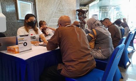 Kemenkes RI bersama Kemenparekraf didukung perusahaan tanda tangan digital, PT Privy Identitas Digital (Privy), menggelar Sentra Vaksin Booster Kedua di kantor Kemenparekraf, Gedung Sapta Pesona, Jakarta, 1-3 Februari 2023.