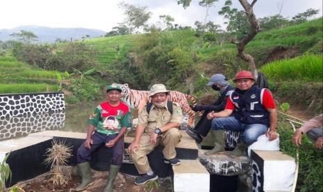 Kementan fokus mengantisipasi kekurangan air irigasi yang sering terjadi terutama pada musim kemarau, sehingga banyak membangun dam parit, salah satunya di Kabupaten Bandung, Jawa Barat.