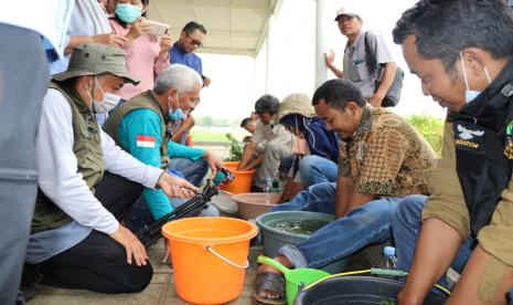 Kementan menggelar Webinar Bimbingan Teknis (Bimtek) Propaktani pembuatan biosaka sekaligus demplot di Balai Besar Peramalan Organisme Pengganggu Tumbuhan (BBPOPT), Jatisari, Kawarang, Sabtu (11/6/2022).