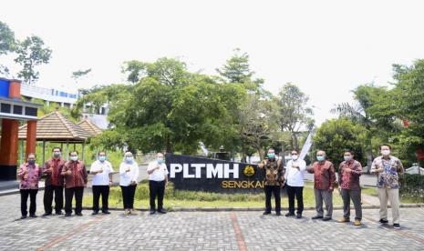 Kementerian Energi dan Sumber Daya Mineral (ESDM) menyerahkan Barang Milik Negara (BMN) berupa tiga unit instalasi dan satu unit peralatan serta mesin yang berlokasi di Universitas Muhammadiyah Malang (UMM) kepada Pimpinan Pusat Muhammadiyah, Jumat (16/10). 