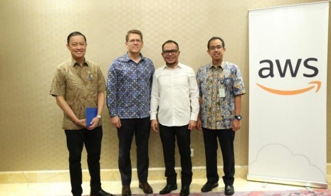 Kementerian Ketenagakerjaan dan Amazon Web Services (AWS) bekerjasama terkait pelatihan Cloud computing bagi instruktur di Balai Latihan Kerja (BLK), Unit pelaksana Teknis Pusat (UPTP) maupun milik pemerintah daerah