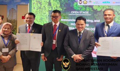 Kementerian Koordinator Bidang Kemaritiman dan Investasi (Kemenko Marves) bersama PT PLN (Persero) Group meluncurkan program STAB (Socio Tropical Agriculture-waste Biomassa) dan PERTIWI (Primary Energy Renewable & Territorial Integrated Wisdom of Indonesia) yang merupakan program pemanfaatan limbah pertanian dan perkebunan untuk rantai pasok biomassa pada COP28 di Dubai, Uni Emirat Arab. ANTARA/HO-Kementerian Koordinator Bidang Kemaritiman dan Investasi.