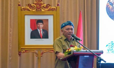 Kementerian Lingkungan Hidup dan Kehutanan (KLHK) telah mengidentifikasi sejumlah deklarasi proyek karbon yang dilakukan oleh LSM internasional, yang melibatkan kawasan konservasi dan hutan lindung di Indonesia. KLHK secara tegas telah memperingatkan untuk membatalkan kegiatan proyek karbon tersebut karena terindikasi melanggar peraturan perundangan. 