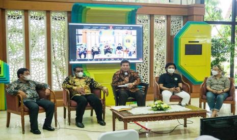 Kementerian Lingkungan Hidup dan Kehutanan (KLHK) terus berupaya melibatkan semua pihak khususnya kaum muda dalam pengelolaan lingkungan melalui program Kaum Muda Bergerak Pulihkan Lingkungan