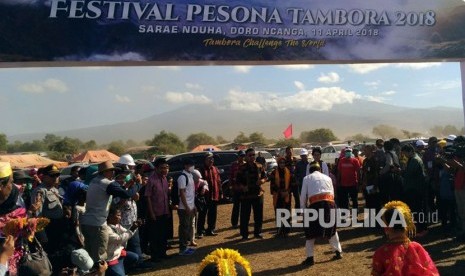 Kementerian Pariwisata, Pemprov NTB, dan Pemkab Dompu bersama-sama menutup acara Festival Pesona Tambora 2018 di Doro Ncanga, Kabupaten Dompu, NTB, belum lama ini (Ilustrasi)