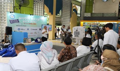 Kementerian Pendidikan, Kebudayaan, Riset, dan Teknologi (Kemendikbudristek) bersama dengan Perpustakaan Nasional (Perpusnas) dan sejumlah pihak lain menggelar Mudik Asyik Baca Buku Tahun 2024. 