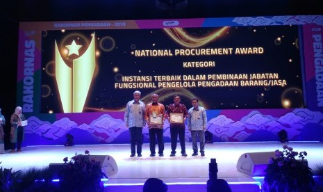  Kementerian Pertanian (Kementan) meraih Penghargaan Instansi Pembina Terbaik Jabatan Fungsional Pengelola Barang/ Jasa dari Lembaga Kebijakan Pengadaan Barang dan Jasa Pemerintah (LKPP), dalam acara Rapat Koordinasi Nasional Pengadaan Barang/ Jasa Lembaga Kebijakan Pengadaan Barang/Jasa Pemerintah (LKPP)