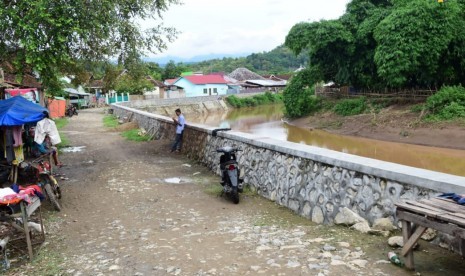 Kementerian PUPR melakukan normalisasi dan pelebaran Sungai Padolo dan Melayu yang melewati Kota Bima dan Kabupaten Bima, Nusa Tenggara Barat.