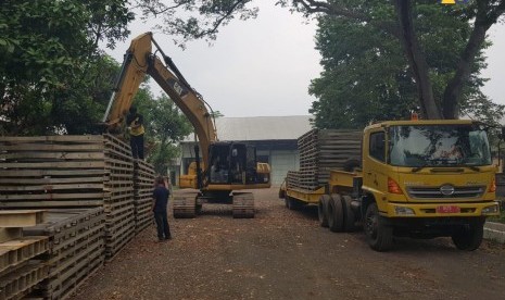 Kementerian PUPR mengirimkan Jembatan Bailey untuk menjadi pengganti sementara Jembatan Cipatujah yang rusak diterjang air.