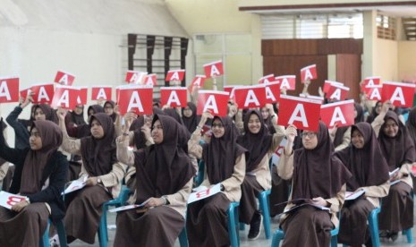 Kemeriahan kuis literasi keuangan Sang Juara.