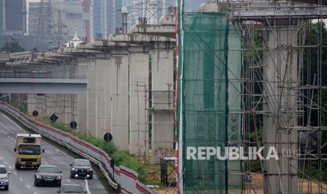 Infrastructure project -- On Wednesday (July 26), President Joko Widodo signals to open investment opportunities for BPKH to invest Hajj funds to infrastructure sector.